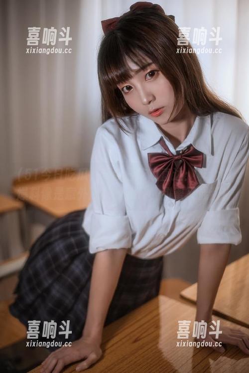 51今日吃瓜直达：群众的爆料像是意外洒落的果汁，甜蜜又混乱！