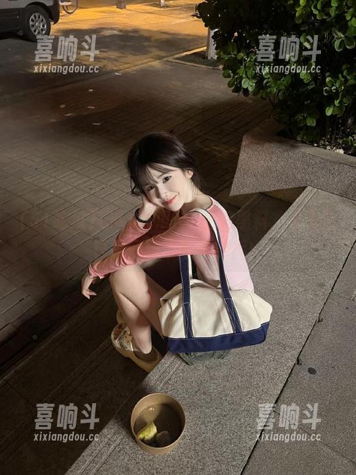 在51吃瓜ios上追黑料，感觉自己又回到了中学时代！