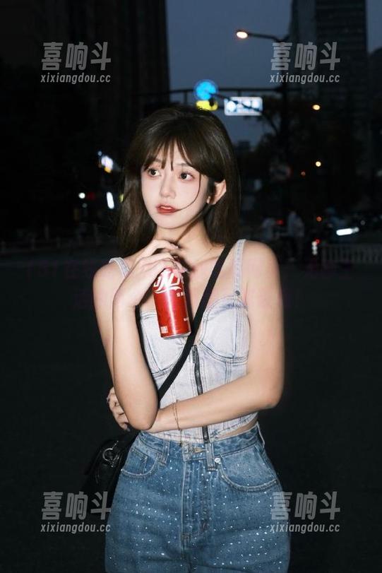 51在线吃瓜网页：无聊生活的两个人的戏剧互怼现场！