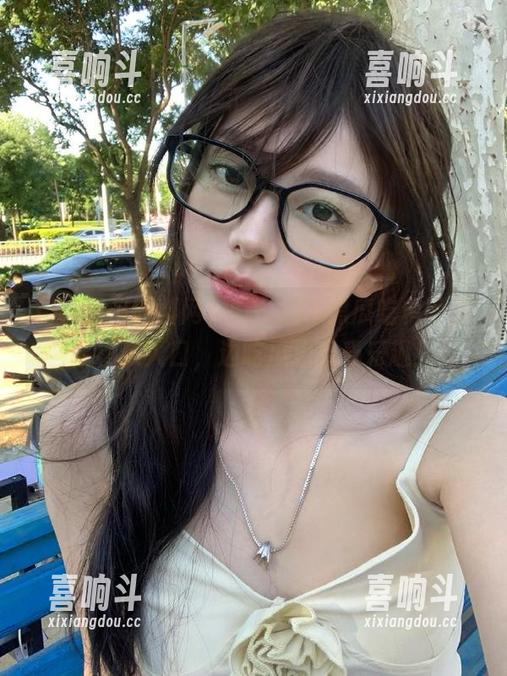 来吧，51黑瓜吃料网最新视频入口，边吃瓜边享受乐趣！