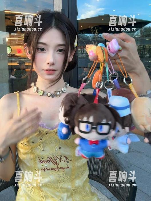 51黑瓜吃料网 我和51黑瓜吃料网网站的缘分:每次点入口都像是打开了新世界的大门!最新鲜的瓜在等我!