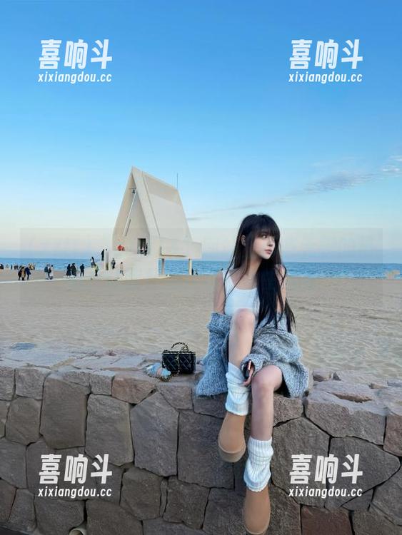 “zztt11”网站上那些无聊的热帖，让我怀疑自己的人生选择…