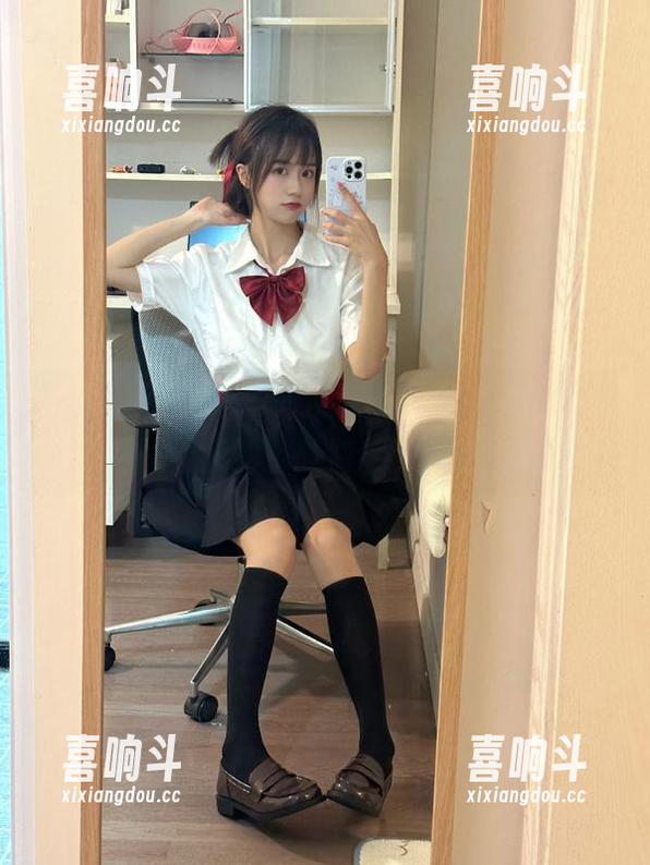 吃瓜17 曝光!如何在“吃瓜17cgcc”网站上找到那些隐藏的八卦内幕