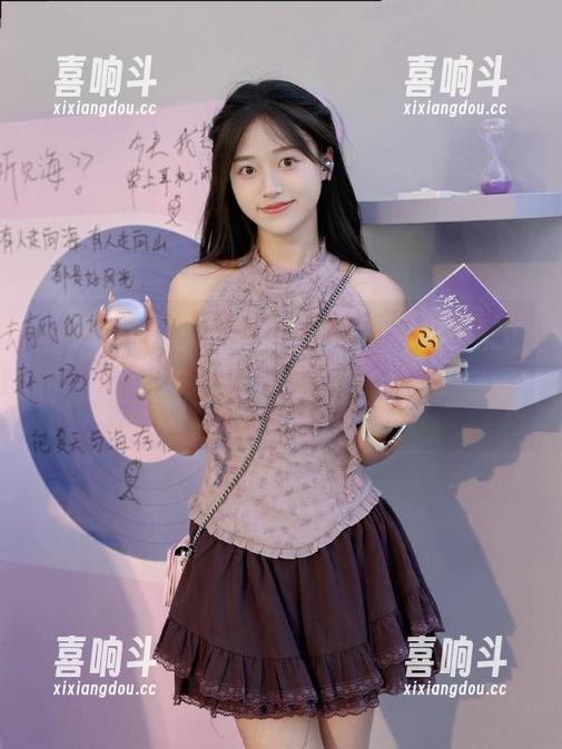 今天的www.51吃瓜网视频又让我陷入深思，我这到底是在看八卦还是人生哲理？