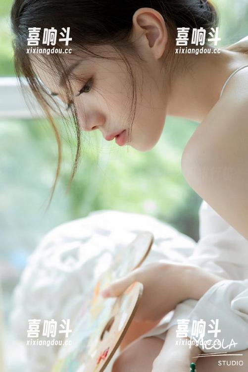 吃瓜网站：今日热搜大瓜排行榜，见识“明星们”的神操作！