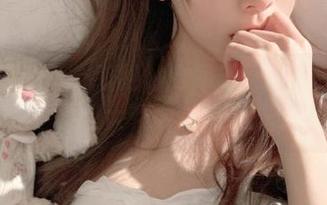吃瓜网站：军训期间的永久舞动，酒吧大聚会还被曝光了？