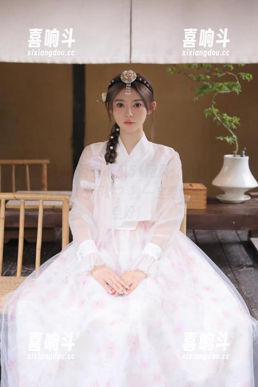 吾爱吃瓜 吾爱吃瓜51网页:黑料大赏,今晚的瓜你吃不吃?我一定要拿个小板凳坐好!