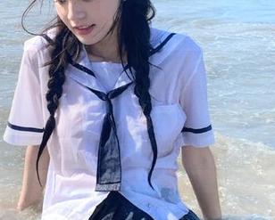 在“我要吃瓜”app上，完整视频曝光！看这个人怎么从丑小鸭变天鹅！