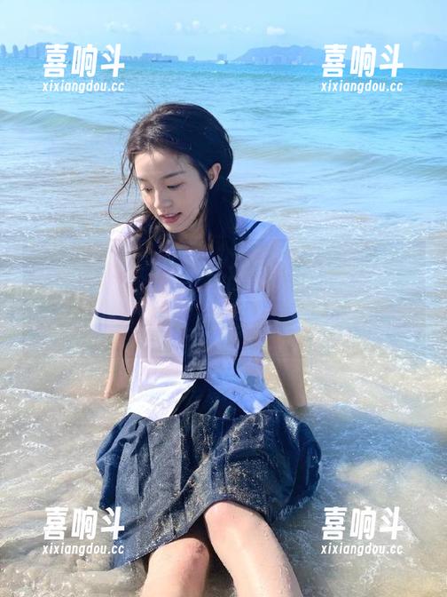 在“我要吃瓜”app上，完整视频曝光！看这个人怎么从丑小鸭变天鹅！