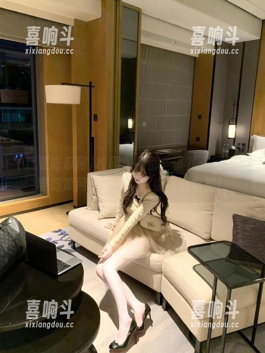 我要吃瓜网 校园里的那些事儿:用‘我要吃瓜网’苹果版解锁黑料暗箱!