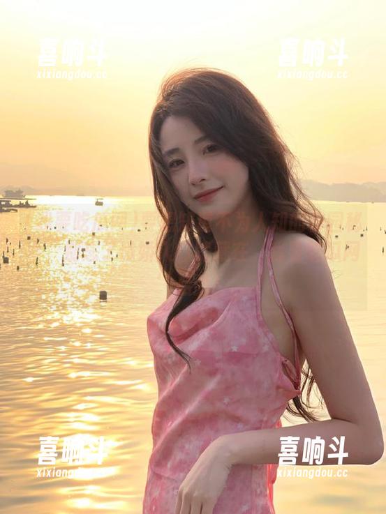 要想知道不为人知的校园秘事，别忘了傲娇入口就藏在‘我要吃瓜网’后面！
