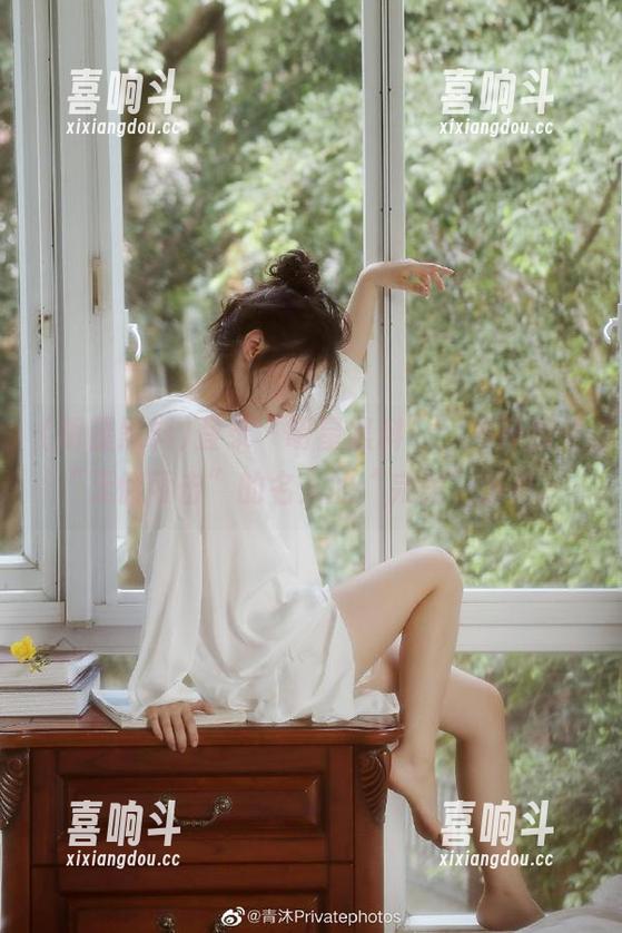登录“明星黑料”，揭开那些“无懈可击”的名人的“完美”面具。