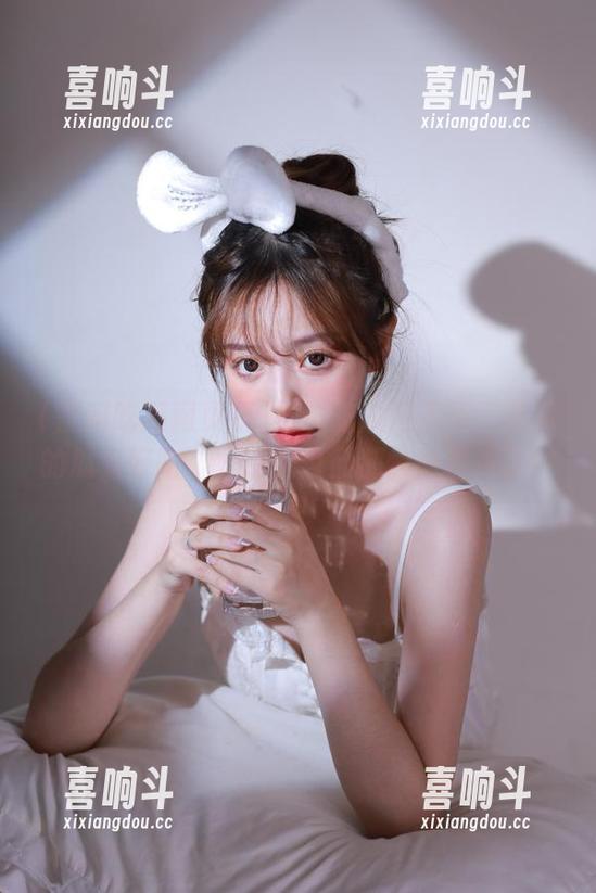 黑料吃瓜网页版：免费的瓜太好吃了，感觉自己都快被喂饱了！